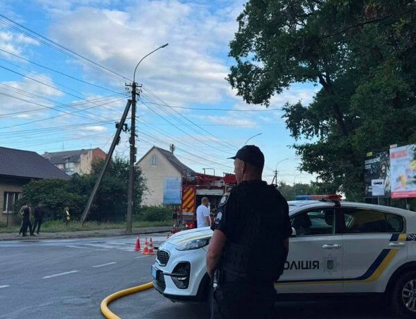 Поліція проводить операцію для затримання в Ужгороді через стрілянину.