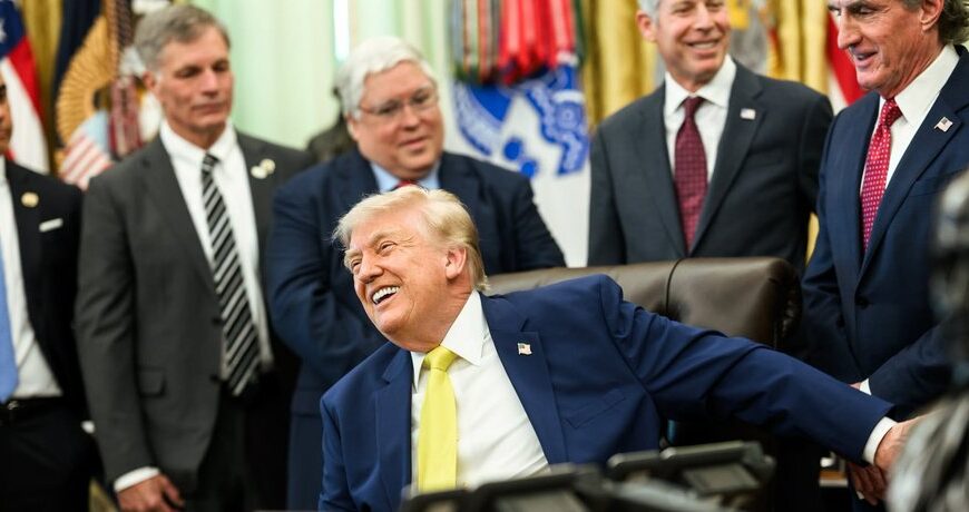 Дональд Трамп – глава Сполучених Штатів отримав прибуток від криптовалют, що перевищує 1,4 мільярда доларів у 2025 році.