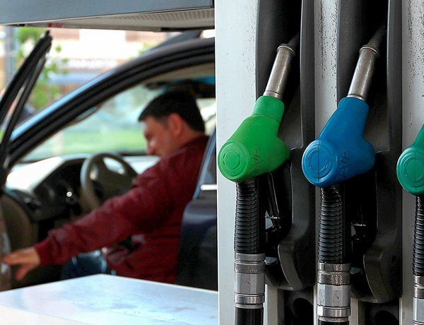 В Росії нестача палива: учнів автошкіл можуть зобов’язати привозити власний бензин на іспити