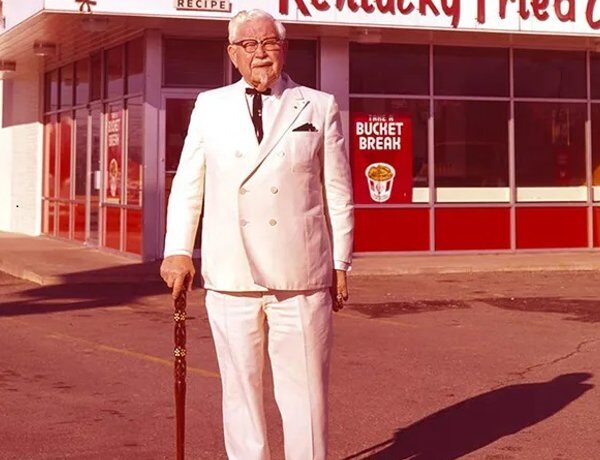 Спадщина полковника Сандерса продається в США: таємниця курки KFC може бути розкрита
