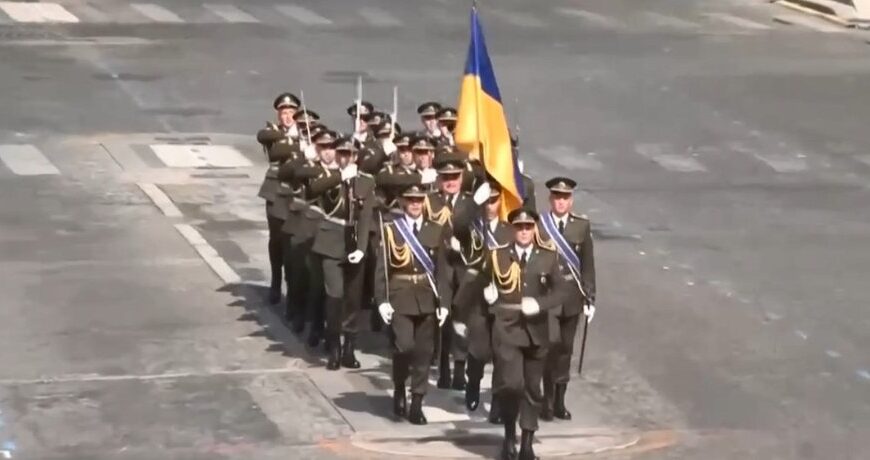 Українські військові пройшлися Єлисейськими полями на День взяття Бастилії — відео