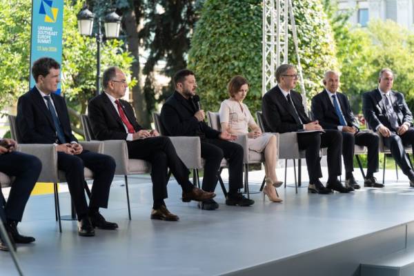 Президент провів зустрічі з учасниками саміту “Україна – Південно-Східна Європа”.