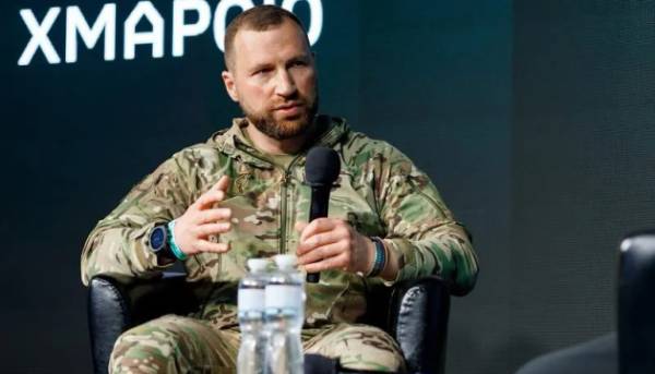 Глава держави доручив Євгенію Хмарі виконувати повноваження міністра оборони.