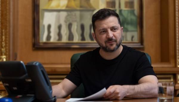 Зеленський зателефонував Трампу, щоб привітати з Днем незалежності Америки
