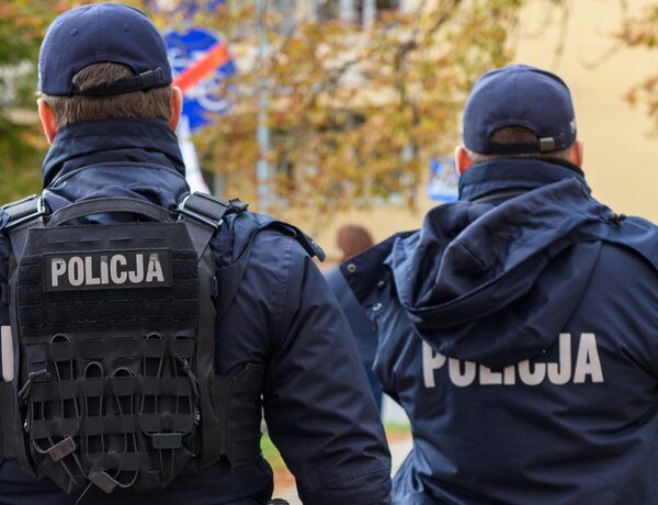 Польща: Жінка напала на двох 13-річних дівчат, подолавши мовний бар’єр.