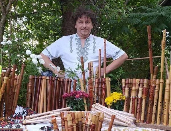 Не стало відомого майстра сопілок Тараса Лошака: його інструменти лунали&hellip;