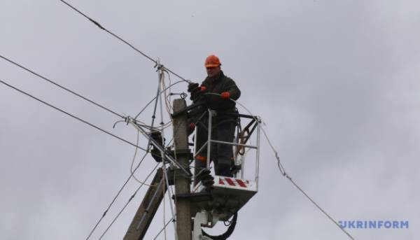 Російські війська завдали ударів по об’єктах критичної інфраструктури у місті Сновськ, що призвело до повного знеструмлення Корюківського району.