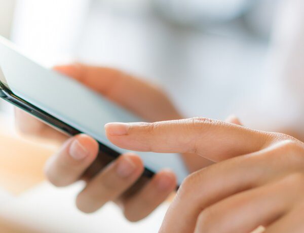 Українців позбавлять смартфонів: нардеп Гришина пояснила законопроєкт – відео