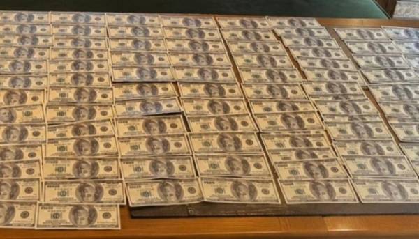 Викладачку столичного вишу підозрюють у відстрочці за “10 кілограмів смородини”.