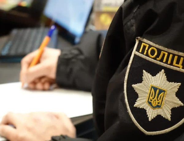 У Києві під час медико-соціальної експертної комісії чоловік завдав смертельних поранень лікарці: попередні деталі