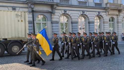 Українські військові пройшли маршем на параді у Брюсселі