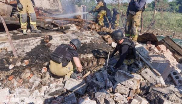 Ворог уночі завдав ударів КАБами по Біленькому на Донеччині, під уламками виявили тіла трьох загиблих.