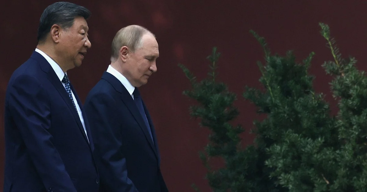 Сі Цзіньпін та Володимир Путін Сі Цзіньпін та Володимир Путін