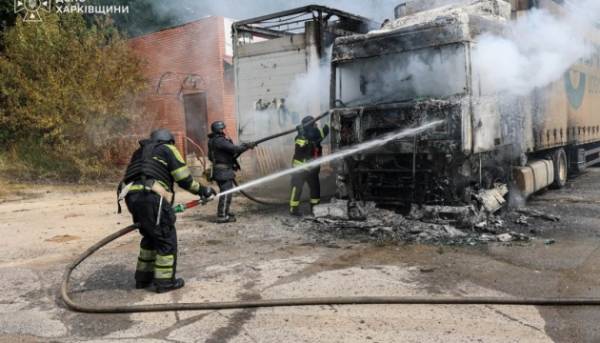 У Харкові росіяни вдруге за сьогодні завдали удару по автозаправній станції, є постраждала особа.