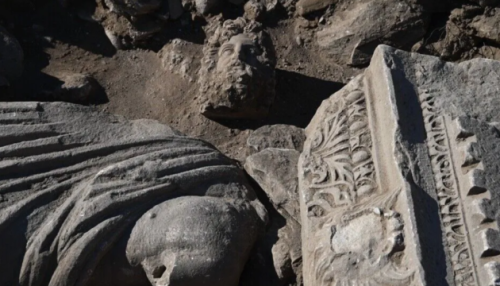 Мармурова статуя грецького божества лікування, віком 1800 років, знайдена в Туреччині