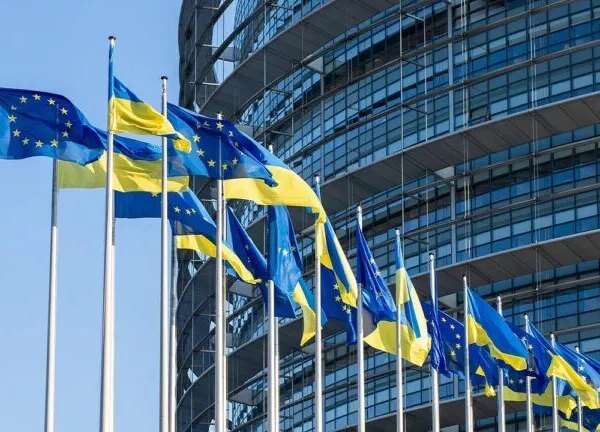 Європейська комісія повідомила, що Україна не зверталася із запитом про дострокове отримання коштів з кредиту у розмірі 90 мільярдів євро.