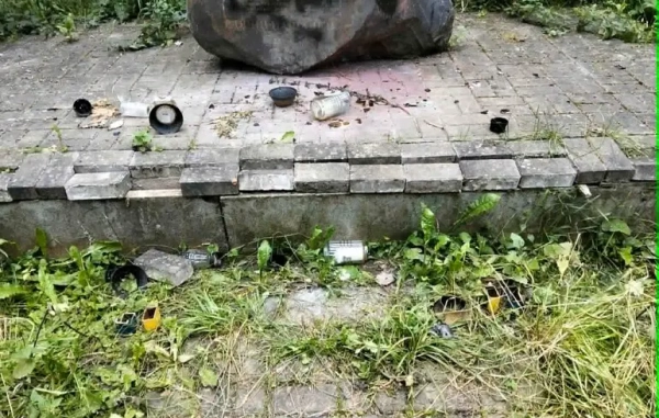 Меморіал українським захисникам: у Польщі вандали зіпсували монумент
