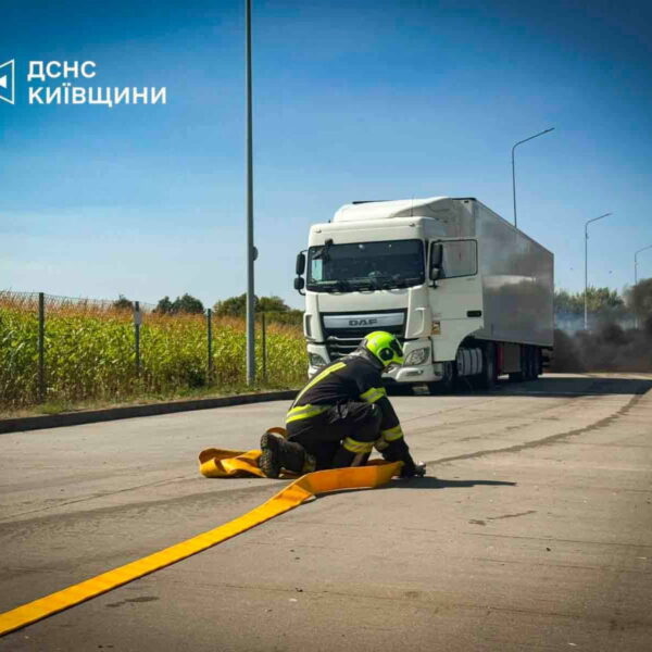 Київську область атакували балістичними ракетами, є жертви та постраждалі