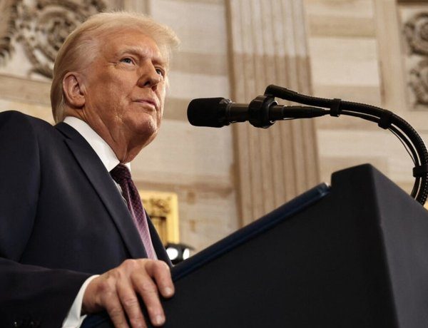 Американо-іранський конфлікт: Трамп заявляє про намір встановити контроль над Ормузькою протокою — відео