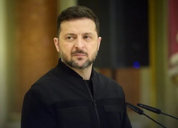 Зеленський щодо Національного пантеону: український народ сам вирішить, хто є його героями