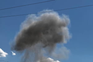 Другу добу поспіль противник завдає ударів по Києву та області: є постраждалі, зупинено рух дорогою “Київ – Чоп” – деталі (актуалізовано)
