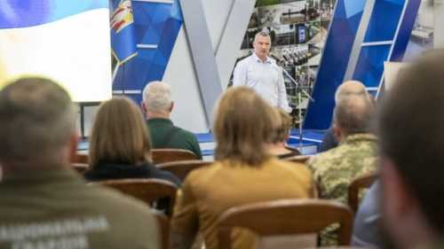 Київський міський голова вшанував українських оборонців та оборончинь нагородами “Честь. Слава. Держава”.