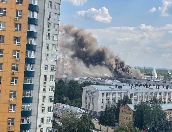У Московській області зайнялася будівля провідного науково-дослідного інституту «Роскосмосу»: подробиці події (відео)