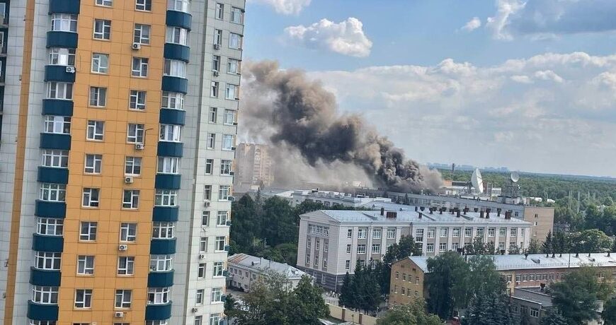 У Московській області зайнялася будівля провідного науково-дослідного інституту «Роскосмосу»: подробиці події (відео)