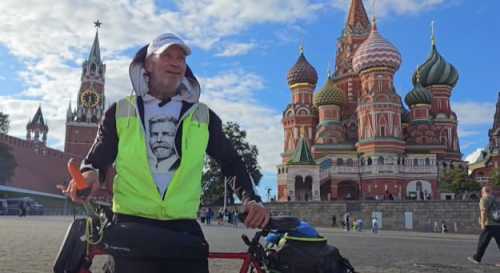 Чеський мандрівник подолав на велосипеді “Україна” шлях від Естонії до Москви.