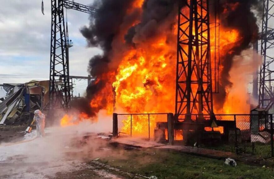 Ворожі сили двічі здійснили напад на енергетичний об’єкт на Миколаївщині, що призвело до відключення електропостачання у деяких районах області.