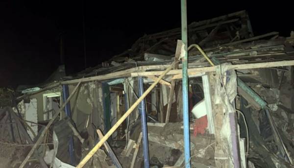 На Полтавщині внаслідок нічної атаки з боку Росії двоє осіб отримали поранення.