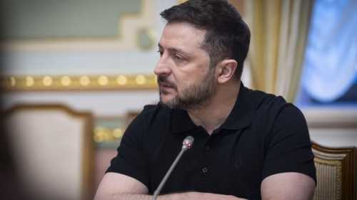 Український лідер закликає міжнародну спільноту вжити заходів у відповідь на російські атаки безпілотниками, які він назвав “сафарі” проти мирного населення в Херсоні.