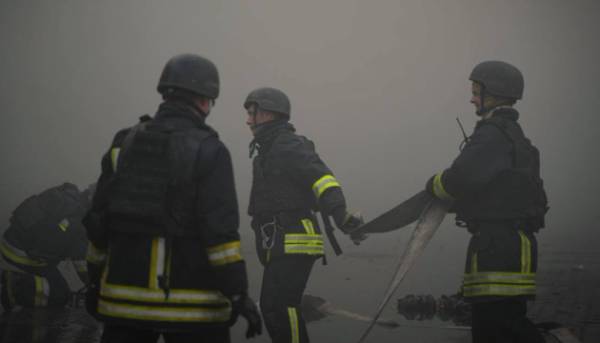 Росіяни обстріляли поштовий термінал неподалік Харкова, є жертва