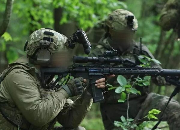 Бійці Сил спеціальних операцій взяли під контроль Андріївку-Клевцове та захопили в полон близько тридцяти російських військових.