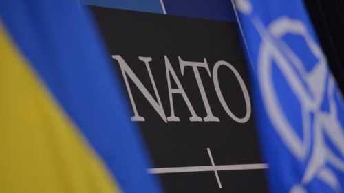 Президент України Володимир Зеленський заявив, що приєднання України до НАТО знизить загрози російської агресії для країн-членів Альянсу.