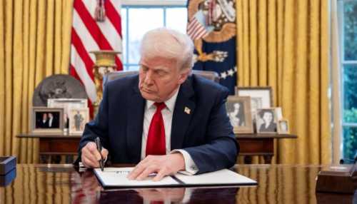 Трамп затвердив нові розпорядження щодо обмеження права на отримання громадянства за народженням