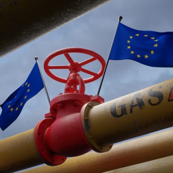 Євросоюз готується до зими з найменшими запасами газу за останні 13 років, що може спричинити значне зростання цін – за повідомленнями ЗМІ.