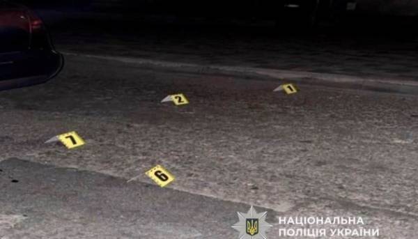 Група чоловіків відкрила вогонь у центрі Дніпра