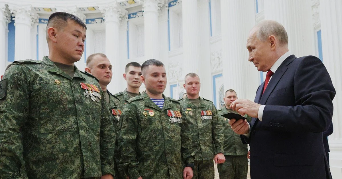 Volodymyr Putin and Russian military personnel