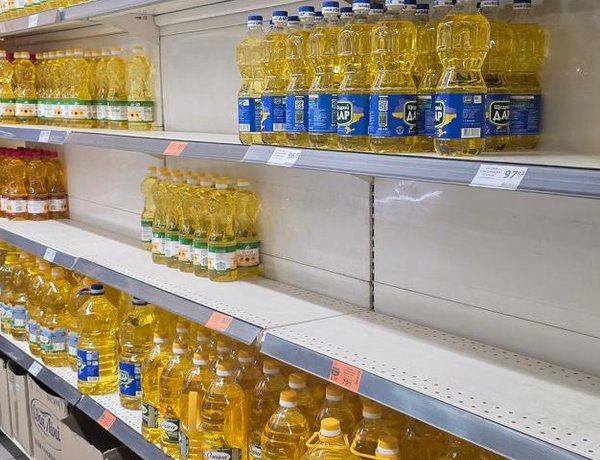«Росія знищила товар»: полиці українських супермаркетів порожніють (фото)