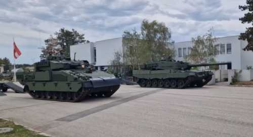 Австрія, що відмовляється надавати Україні озброєння, отримала перші модернізовані танки Leopard 2A4NV і бойові машини піхоти Ulan NV.