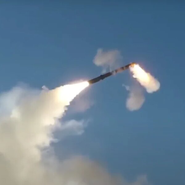 Росія закриває повітряний простір і стягує кораблі до полігону для випробувань ядерної зброї, готуючи небезпечний ракетний тест.