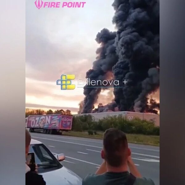 Російський Ozon уперше палає: у Fire Point розповіли, чим уразили хаб та нафтопереробний завод