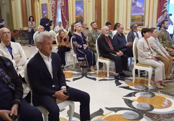 Зеленський жартома відзначив Шона Пенна стосовно “Оскара”: президентський жарт викликав сміх у залі (з фото)