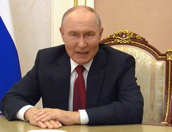Путін закликає росіян подолати страх і взяти участь у виборах