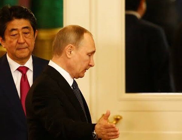 Візит Путіна на Курили: Японія обурена “хризантемою імператора”