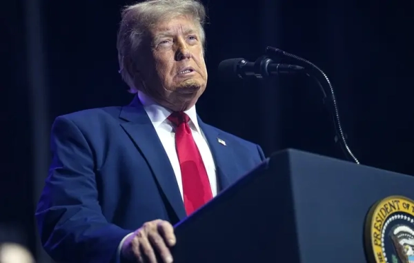 Рейтинг схвалення Трампа впав до рекордної позначки напередодні виборів