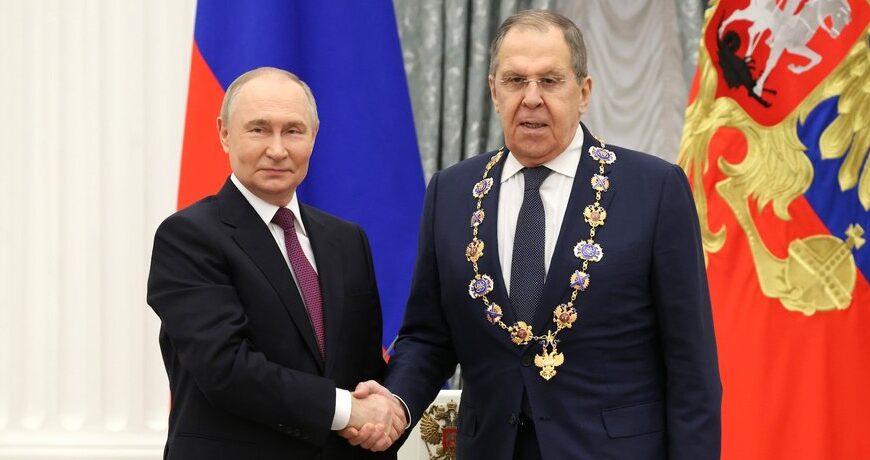 Лавров, коханка Путіна та її мати: відпочинок на приватних літаках
