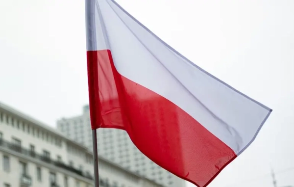 Польща обмежила польоти на сході через війну в Україні