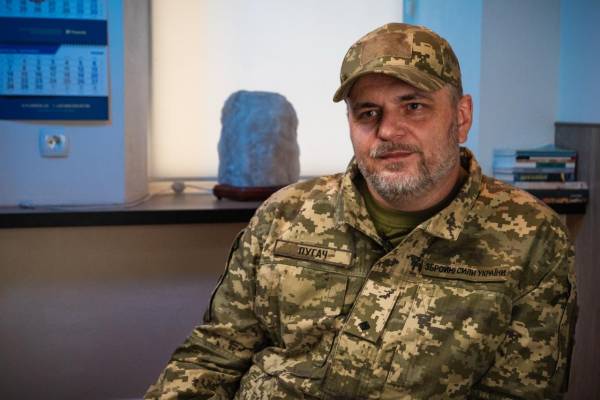 Кременчуцький учитель пішов на фронт, щоб розповісти дітям про війну